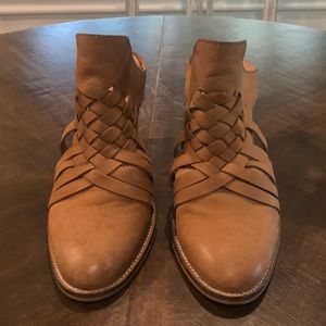 Seychelles women’s closed toed heels